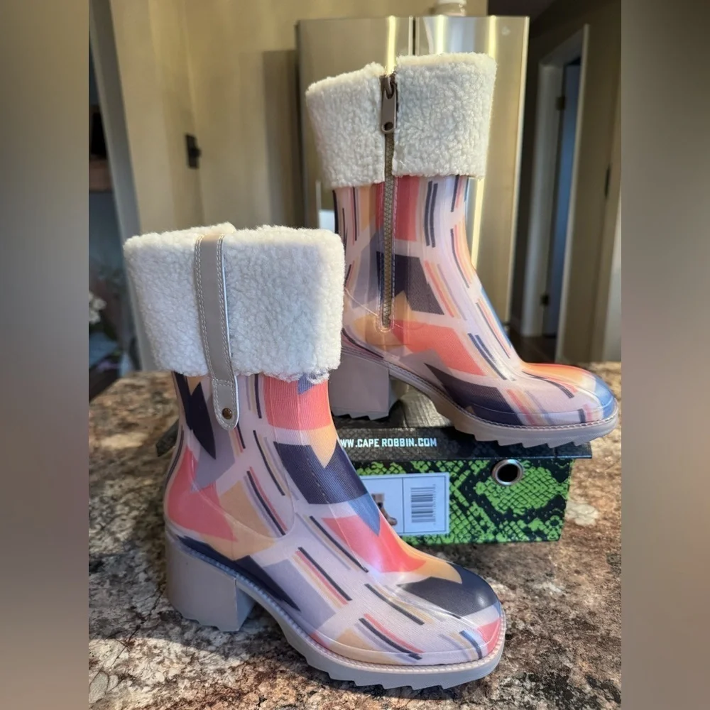 Cape Robbin Chrisma ankle booties